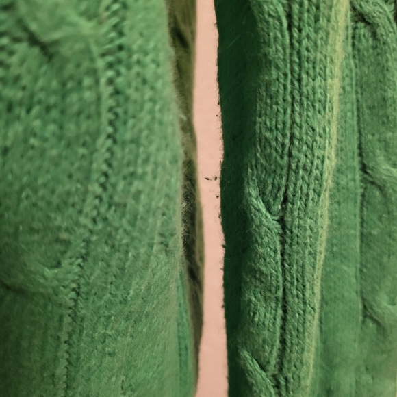 Old Navy Green Cable Knit Cardigan Sweater Size Medium - Picture 12 of 12